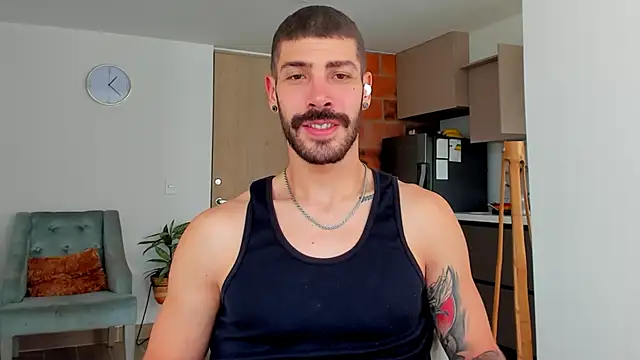 Snapshot of Guyinthemountain chatting on January 2025 03:39:02 PM Guyinthemountain online show from January 2025 03:39:02 PM