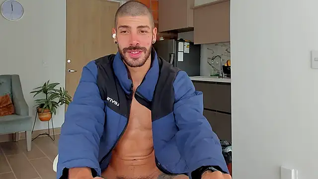 Snapshot of Guyinthemountain chatting on January 2025 05:02:01 PM Guyinthemountain online show from January 2025 05:02:01 PM