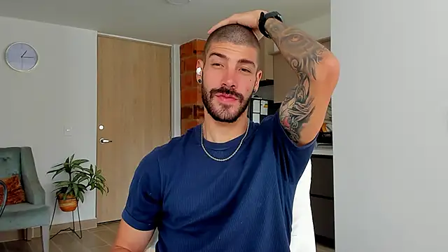 Snapshot of Guyinthemountain chatting on January 2025 03:46:02 PM Guyinthemountain online show from January 2025 03:46:02 PM