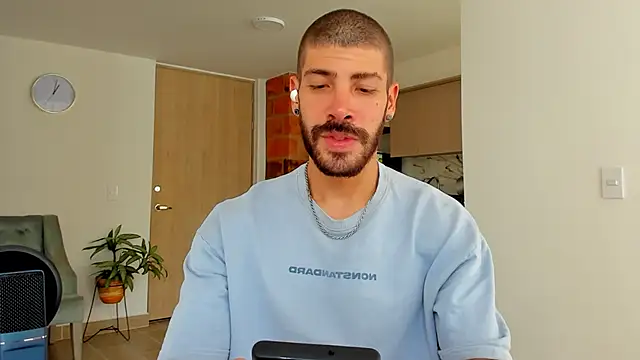 Snapshot of Guyinthemountain chatting on January 2025 04:00:02 PM Guyinthemountain online show from January 2025 04:00:02 PM