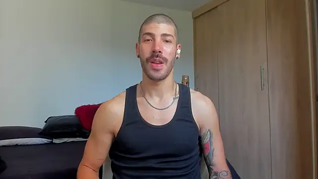 Snapshot of Guyinthemountain chatting on January 2025 02:24:02 PM Guyinthemountain online show from January 2025 02:24:02 PM