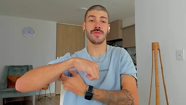 Snapshot of Guyinthemountain chatting on January 2025 12:54:02 PM Guyinthemountain online show from January 2025 12:54:02 PM