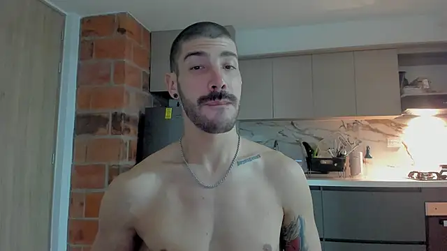 Snapshot of Guyinthemountain chatting on January 2025 11:39:01 PM Guyinthemountain online show from January 2025 11:39:01 PM