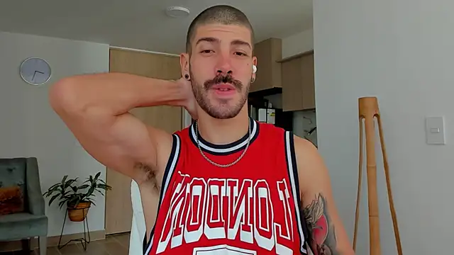 Snapshot of Guyinthemountain chatting on January 2025 01:28:01 PM Guyinthemountain online show from January 2025 01:28:01 PM