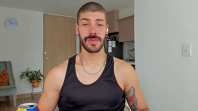 Snapshot of Guyinthemountain chatting on February 2025 06:22:02 PM Guyinthemountain online show from February 2025 06:22:02 PM