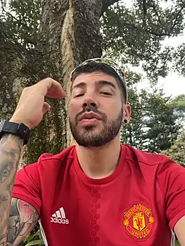 Snapshot of Guyinthemountain chatting on September 2025 06:09:02 PM Guyinthemountain online show from September 2025 06:09:02 PM