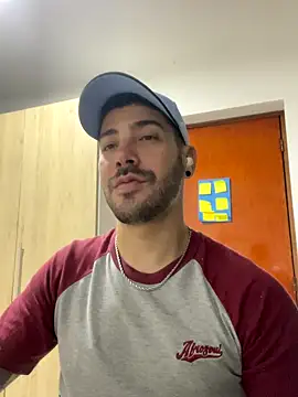 Snapshot of Guyinthemountain chatting on October 2025 04:37:01 PM Guyinthemountain online show from October 2025 04:37:01 PM