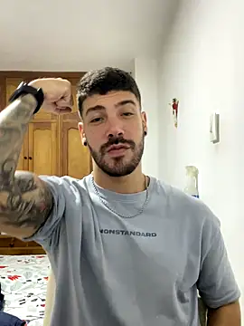 Snapshot of Guyinthemountain chatting on October 2025 10:53:02 PM Guyinthemountain online show from October 2025 10:53:02 PM