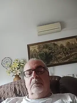 Satiro Sevilla online show from November 2025 12:32:02 AM