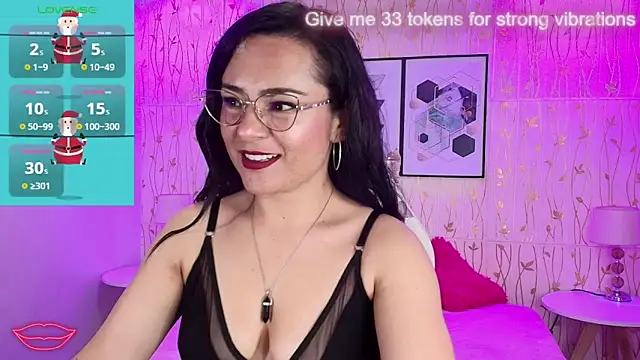 Snapshot of Tiara_rr chatting on December 2024 03:20:01 AM Tiara rr online show from December 2024 03:20:01 AM