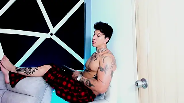 JUSTIN FULLER1 online show from September 2025 06:55:02 PM