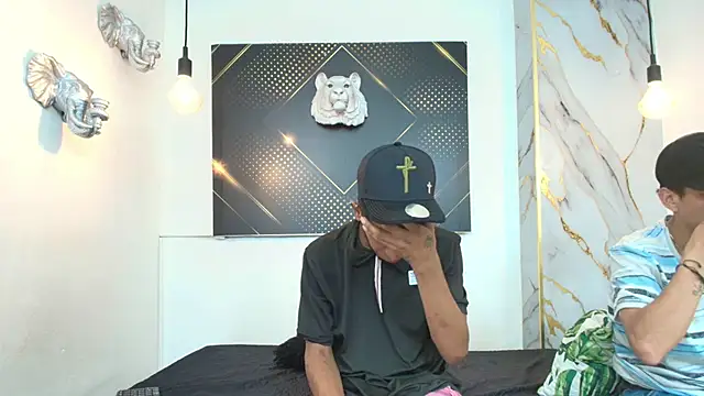 Snapshot of JordanAndAndrew chatting on November 2025 08:10:01 PM JordanAndAndrew online show from November 2025 08:10:01 PM