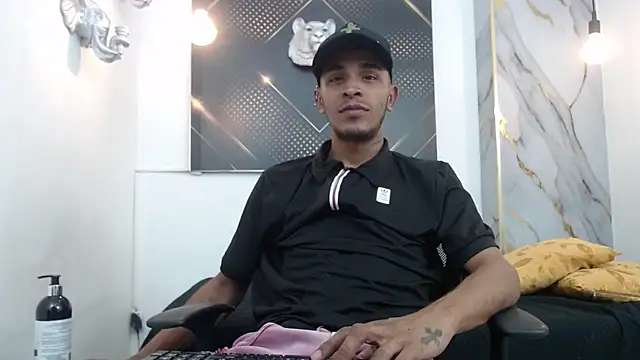 Snapshot of JordanAndAndrew chatting on January 2026 10:35:01 PM JordanAndAndrew online show from January 2026 10:35:01 PM