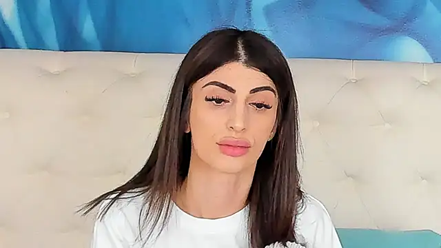 SkinnyDolly online show from February 2026 11:01:01 PM