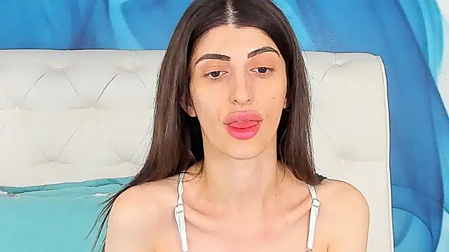 Snapshot of SkinnyDolly chatting on July 2026 04:07:01 AM SkinnyDolly online show from July 2026 04:07:01 AM