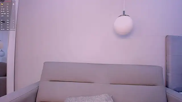 Abril Storm online show from September 2025 08:31:01 PM