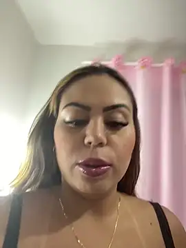 lariic online show from January 2025 10:45:01 PM