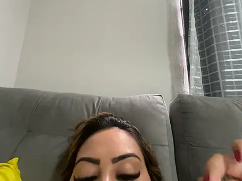 lariic online show from March 2025 06:25:01 PM