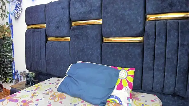 skaysanchez1 online show from March 2026 07:44:01 PM