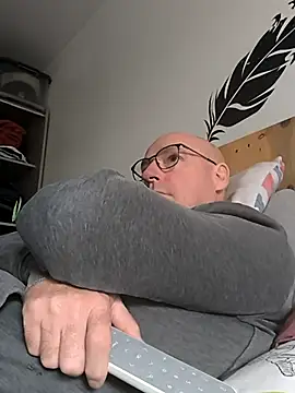 bogland33 online show from November 2025 10:47:02 AM