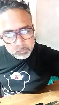 sthefania1710 online show from April 2026 01:53:02 PM