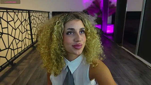 Snapshot of CurlyAnt0 chatting on July 2026 11:09:02 PM CurlyAnt0 online show from July 2026 11:09:02 PM
