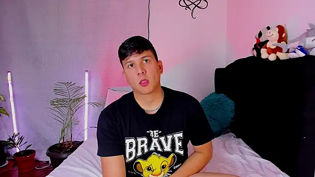 ANDREZALVAREZ online show from April 2026 11:10:02 PM