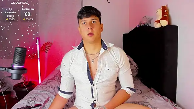 ANDREZALVAREZ online show from April 2026 09:50:02 PM