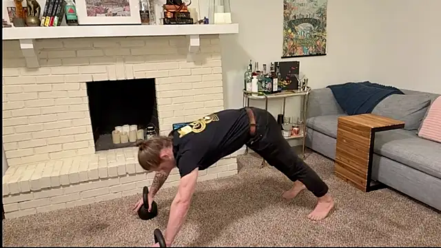 Snapshot of DaddydayDrinkzz chatting on December 2024 07:43:01 AM DaddydayDrinkzz online show from December 2024 07:43:01 AM