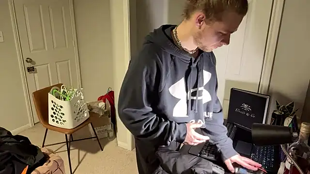 Snapshot of DaddydayDrinkzz chatting on February 2025 06:50:02 AM DaddydayDrinkzz online show from February 2025 06:50:02 AM