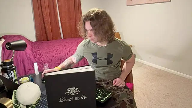 Snapshot of DaddydayDrinkzz chatting on March 2025 07:41:01 AM DaddydayDrinkzz online show from March 2025 07:41:01 AM