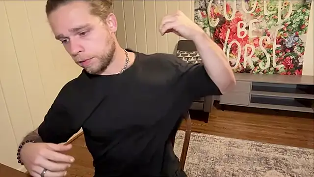 Snapshot of DaddydayDrinkzz chatting on November 2025 05:54:01 AM DaddydayDrinkzz online show from November 2025 05:54:01 AM