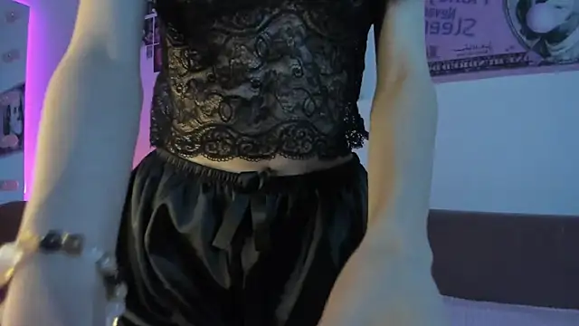 Snapshot of flora_off chatting on April 2026 11:13:02 AM flora off online show from April 2026 11:13:02 AM