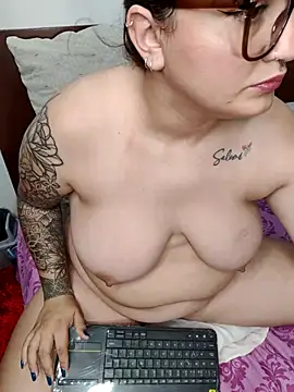Snapshot of paula_thompson2 chatting on April 2026 09:13:01 AM paula thompson2 online show from April 2026 09:13:01 AM