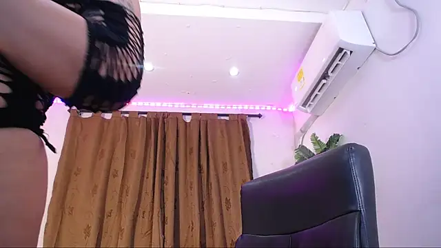 alaia 03 online show from September 2025 11:32:01 AM