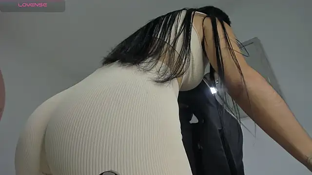 evelin leroy online show from March 2026 12:13:01 PM