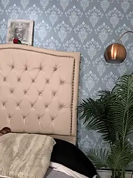 evafoxs online show from September 2025 08:44:02 PM