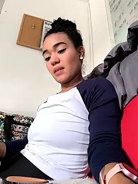 evafoxs online show from December 2025 06:16:01 PM