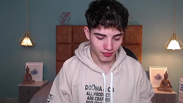 Snapshot of AlejooTwink chatting on December 2024 06:50:02 PM AlejooTwink online show from December 2024 06:50:02 PM