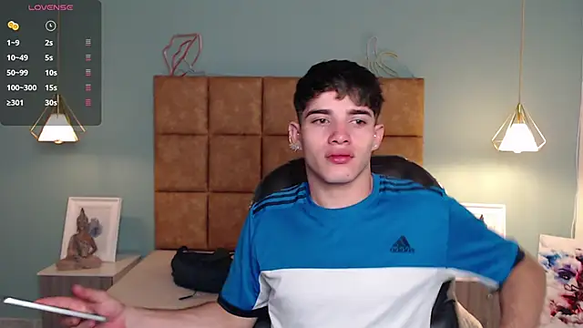 Snapshot of AlejooTwink chatting on January 2025 05:45:01 PM AlejooTwink online show from January 2025 05:45:01 PM