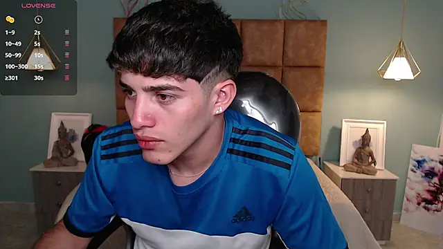 Snapshot of AlejooTwink chatting on January 2025 11:50:01 PM AlejooTwink online show from January 2025 11:50:01 PM