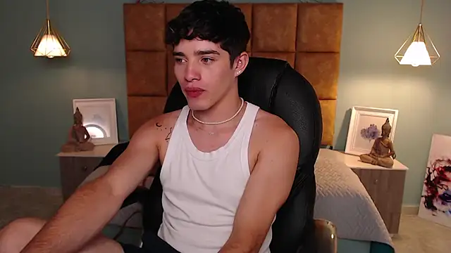 Snapshot of AlejooTwink chatting on February 2025 09:44:02 PM AlejooTwink online show from February 2025 09:44:02 PM