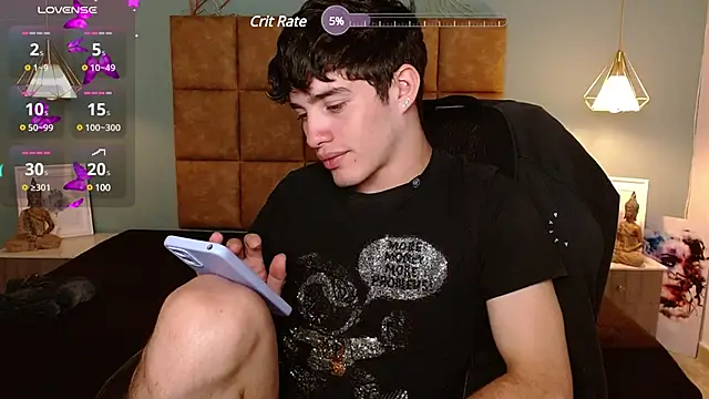 Snapshot of AlejooTwink chatting on March 2025 09:18:02 PM AlejooTwink online show from March 2025 09:18:02 PM