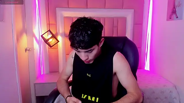 AlejooTwink online show from March 2026 12:00:02 PM