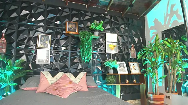 Snapshot of Layla_707 chatting on March 2025 04:35:01 AM Layla 707 online show from March 2025 04:35:01 AM