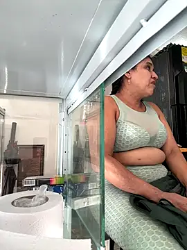 siri duque online show from October 2025 08:32:01 PM