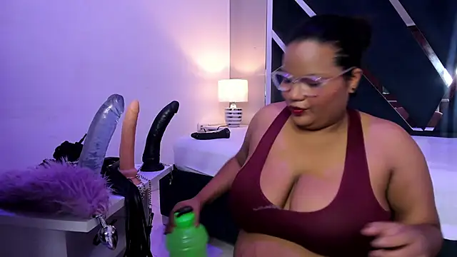 MhiaRey online show from January 2025 01:08:02 PM