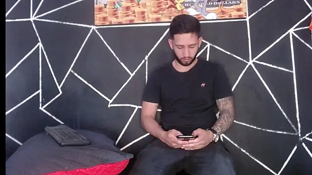 Snapshot of maxXximo777 chatting on December 2024 06:49:02 PM maxXximo777 online show from December 2024 06:49:02 PM