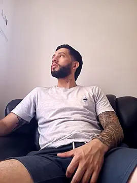 Snapshot of maxXximo777 chatting on December 2024 06:38:02 PM maxXximo777 online show from December 2024 06:38:02 PM