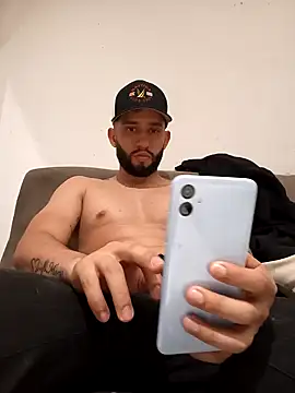 Snapshot of maxXximo777 chatting on December 2024 05:18:02 AM maxXximo777 online show from December 2024 05:18:02 AM